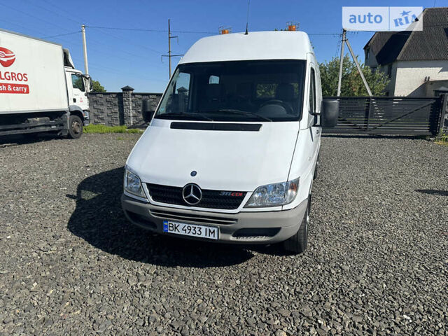 Білий Мерседес Sprinter, об'ємом двигуна 0 л та пробігом 139 тис. км за 11990 $, фото 3 на Automoto.ua