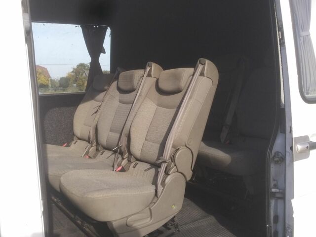 Белый Мерседес Sprinter, объемом двигателя 2.2 л и пробегом 350 тыс. км за 5500 $, фото 4 на Automoto.ua