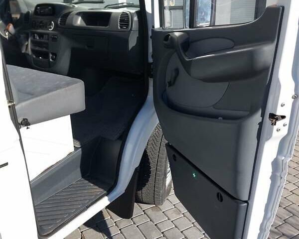 Белый Мерседес Sprinter, объемом двигателя 0 л и пробегом 375 тыс. км за 10000 $, фото 64 на Automoto.ua
