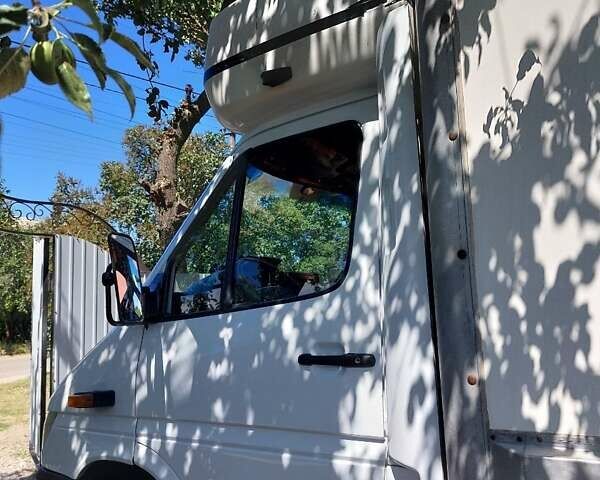 Білий Мерседес Sprinter, об'ємом двигуна 2.69 л та пробігом 109 тис. км за 15900 $, фото 2 на Automoto.ua