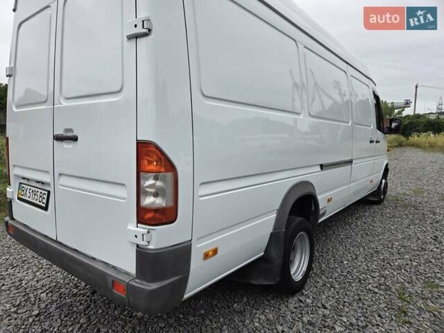 Белый Мерседес Sprinter, объемом двигателя 2.7 л и пробегом 350 тыс. км за 18900 $, фото 9 на Automoto.ua