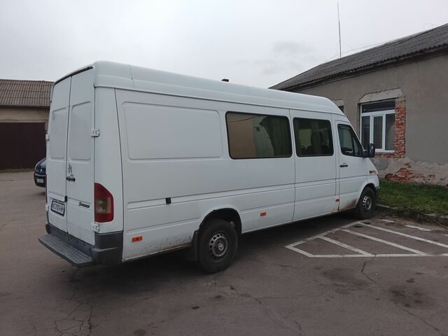 Белый Мерседес Sprinter, объемом двигателя 2.2 л и пробегом 320 тыс. км за 6200 $, фото 6 на Automoto.ua