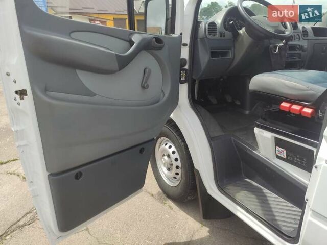 Белый Мерседес Sprinter, объемом двигателя 0 л и пробегом 298 тыс. км за 17500 $, фото 13 на Automoto.ua