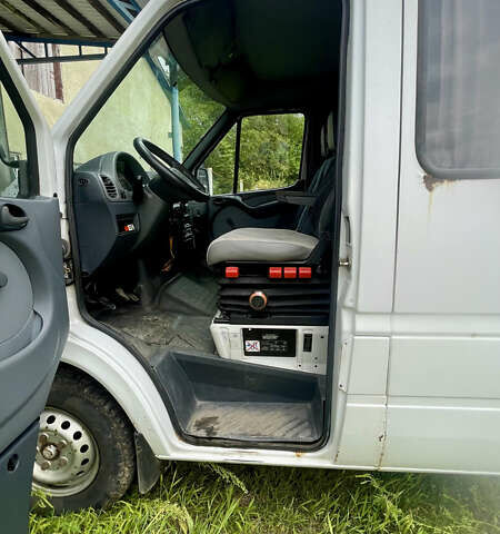Білий Мерседес Sprinter, об'ємом двигуна 2.15 л та пробігом 449 тис. км за 9499 $, фото 1 на Automoto.ua