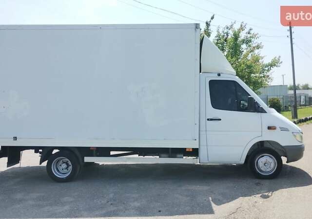 Белый Мерседес Sprinter, объемом двигателя 2.2 л и пробегом 473 тыс. км за 12900 $, фото 4 на Automoto.ua