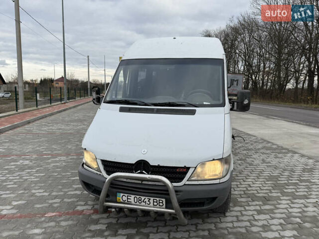 Белый Мерседес Sprinter, объемом двигателя 2.2 л и пробегом 200 тыс. км за 6750 $, фото 5 на Automoto.ua