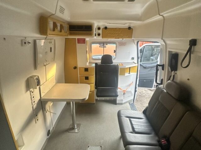 Білий Мерседес Sprinter, об'ємом двигуна 2.7 л та пробігом 200 тис. км за 8500 $, фото 2 на Automoto.ua