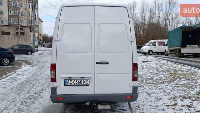 Белый Мерседес Sprinter, объемом двигателя 2.7 л и пробегом 500 тыс. км за 10900 $, фото 9 на Automoto.ua