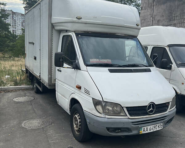 Белый Мерседес Sprinter, объемом двигателя 2.69 л и пробегом 495 тыс. км за 8800 $, фото 1 на Automoto.ua