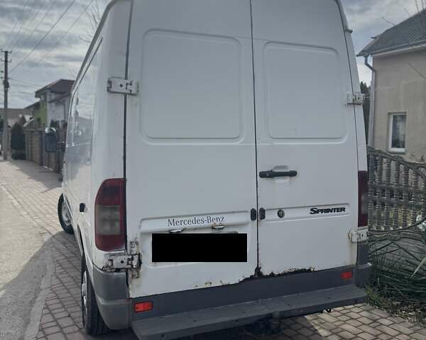 Белый Мерседес Sprinter, объемом двигателя 2.7 л и пробегом 503 тыс. км за 6799 $, фото 4 на Automoto.ua