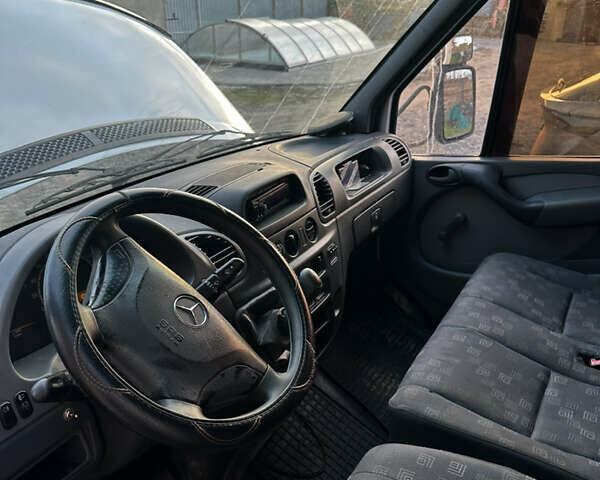 Белый Мерседес Sprinter, объемом двигателя 2.7 л и пробегом 540 тыс. км за 9500 $, фото 10 на Automoto.ua
