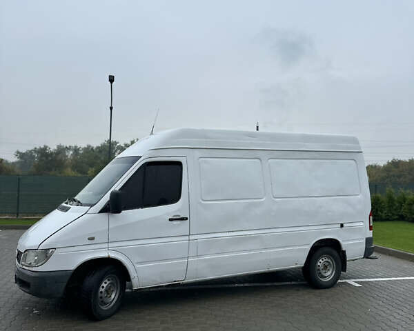 Белый Мерседес Sprinter, объемом двигателя 2.15 л и пробегом 650 тыс. км за 4950 $, фото 6 на Automoto.ua