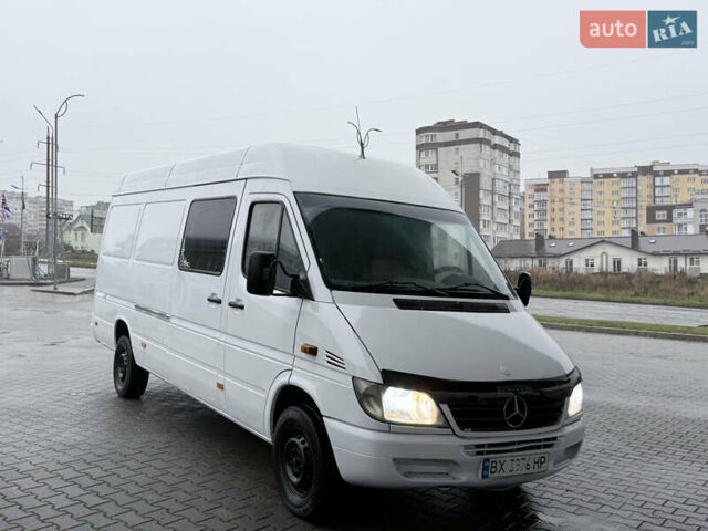 Белый Мерседес Sprinter, объемом двигателя 2.15 л и пробегом 480 тыс. км за 7400 $, фото 4 на Automoto.ua