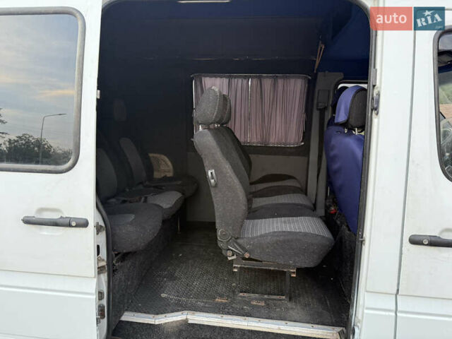 Белый Мерседес Sprinter, объемом двигателя 2.2 л и пробегом 480 тыс. км за 7250 $, фото 16 на Automoto.ua