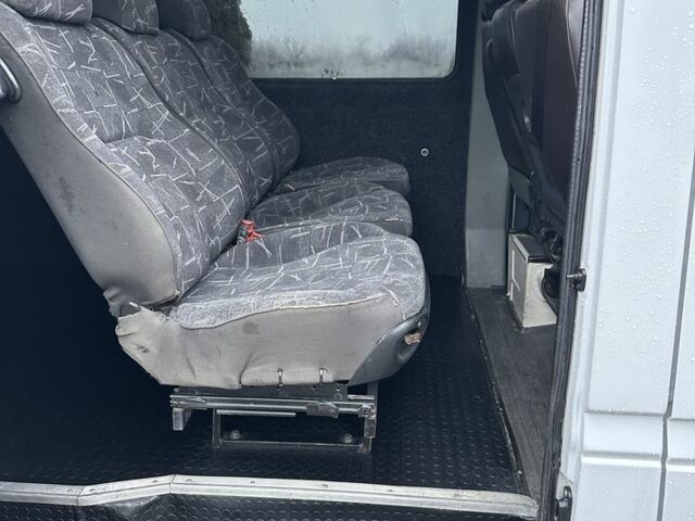 Белый Мерседес Sprinter, объемом двигателя 2.1 л и пробегом 850 тыс. км за 10500 $, фото 17 на Automoto.ua