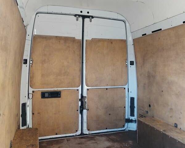 Белый Мерседес Sprinter, объемом двигателя 0 л и пробегом 375 тыс. км за 10000 $, фото 49 на Automoto.ua