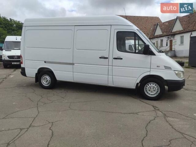Белый Мерседес Sprinter, объемом двигателя 0 л и пробегом 298 тыс. км за 17500 $, фото 2 на Automoto.ua