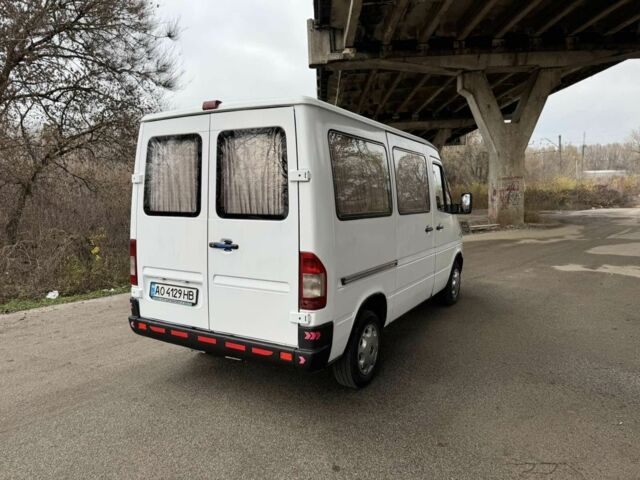 Белый Мерседес Sprinter, объемом двигателя 2.1 л и пробегом 300 тыс. км за 5600 $, фото 5 на Automoto.ua