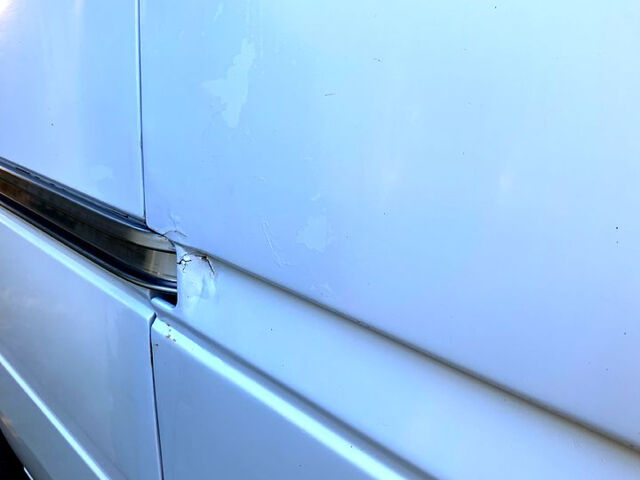 Белый Мерседес Sprinter, объемом двигателя 2.2 л и пробегом 570 тыс. км за 7200 $, фото 6 на Automoto.ua