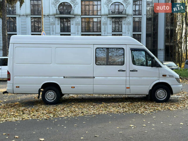 Белый Мерседес Sprinter, объемом двигателя 2.7 л и пробегом 200 тыс. км за 13900 $, фото 15 на Automoto.ua