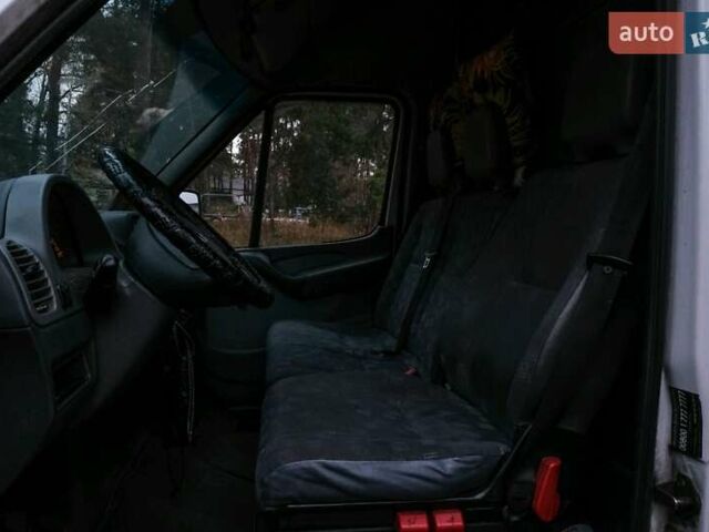 Белый Мерседес Sprinter, объемом двигателя 2.1 л и пробегом 404 тыс. км за 5500 $, фото 6 на Automoto.ua