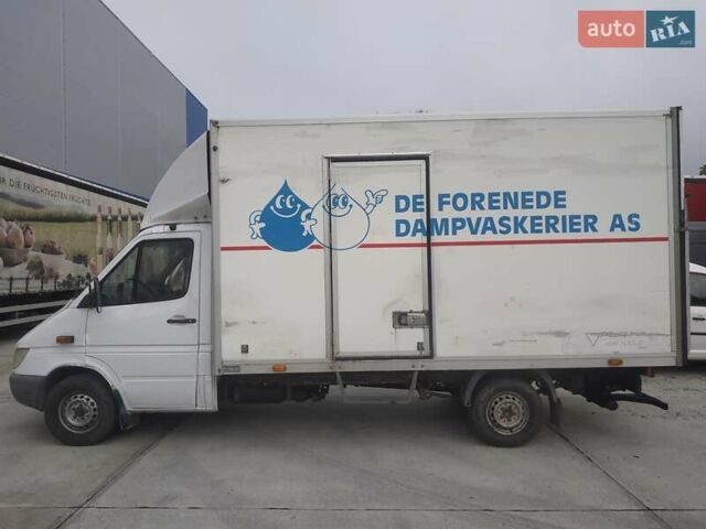 Белый Мерседес Sprinter, объемом двигателя 2.69 л и пробегом 565 тыс. км за 5000 $, фото 2 на Automoto.ua