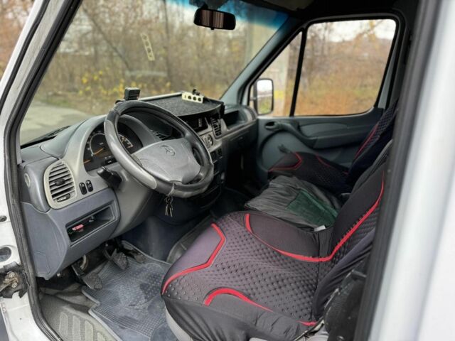 Белый Мерседес Sprinter, объемом двигателя 2.1 л и пробегом 300 тыс. км за 5600 $, фото 7 на Automoto.ua