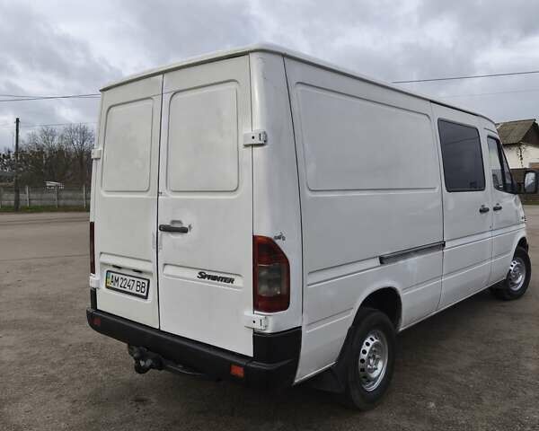 Білий Мерседес Sprinter, об'ємом двигуна 2.2 л та пробігом 500 тис. км за 6350 $, фото 5 на Automoto.ua
