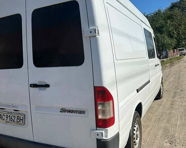 Белый Мерседес Sprinter, объемом двигателя 2.1 л и пробегом 226 тыс. км за 9300 $, фото 5 на Automoto.ua