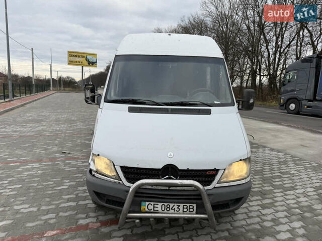 Белый Мерседес Sprinter, объемом двигателя 2.2 л и пробегом 200 тыс. км за 6750 $, фото 4 на Automoto.ua
