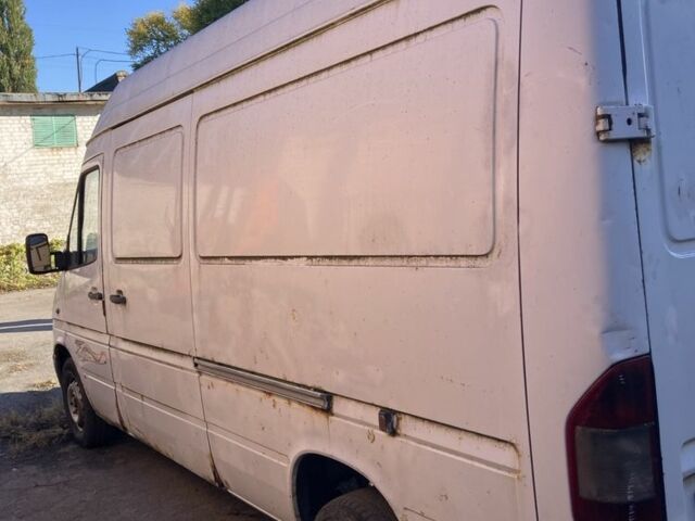 Білий Мерседес Sprinter, об'ємом двигуна 2.1 л та пробігом 402 тис. км за 2500 $, фото 4 на Automoto.ua