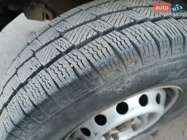 Белый Мерседес Sprinter, объемом двигателя 2.15 л и пробегом 777 тыс. км за 8500 $, фото 4 на Automoto.ua