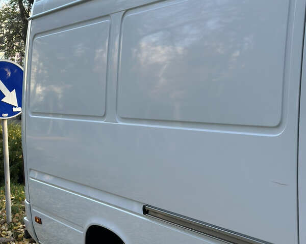 Белый Мерседес Sprinter, объемом двигателя 2.7 л и пробегом 200 тыс. км за 13900 $, фото 30 на Automoto.ua