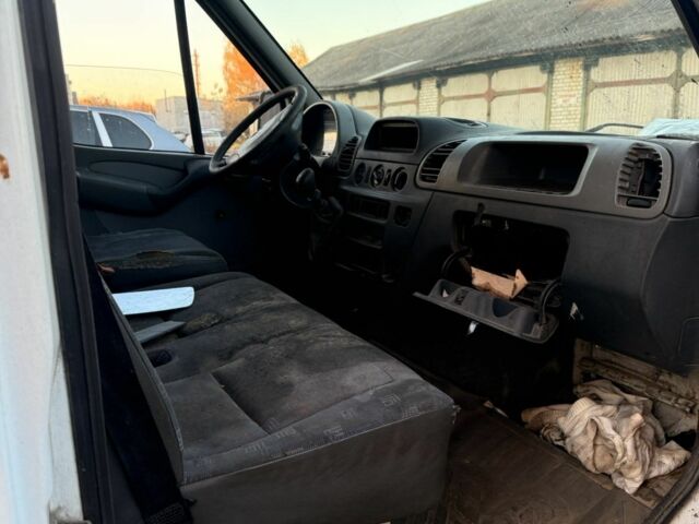 Белый Мерседес Sprinter, объемом двигателя 0 л и пробегом 308 тыс. км за 1500 $, фото 4 на Automoto.ua