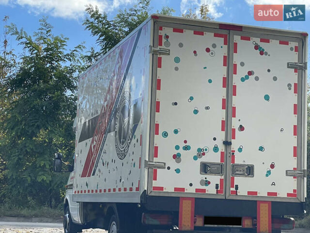 Белый Мерседес Sprinter, объемом двигателя 2.7 л и пробегом 430 тыс. км за 13500 $, фото 20 на Automoto.ua