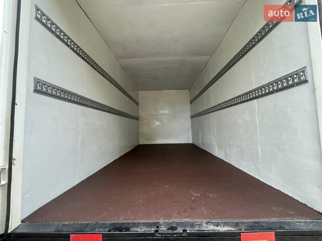 Белый Мерседес Sprinter, объемом двигателя 2.7 л и пробегом 430 тыс. км за 13500 $, фото 66 на Automoto.ua