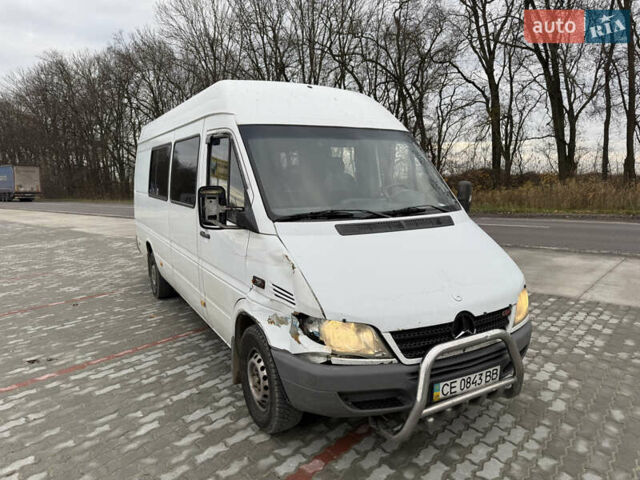 Белый Мерседес Sprinter, объемом двигателя 2.2 л и пробегом 200 тыс. км за 6750 $, фото 2 на Automoto.ua