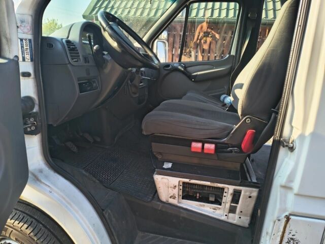 Білий Мерседес Sprinter, об'ємом двигуна 2.7 л та пробігом 111 тис. км за 7800 $, фото 13 на Automoto.ua