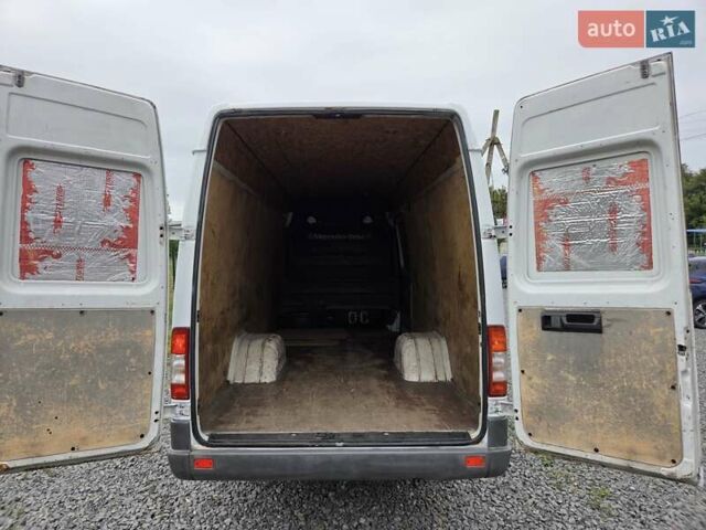 Белый Мерседес Sprinter, объемом двигателя 2.7 л и пробегом 350 тыс. км за 18900 $, фото 22 на Automoto.ua