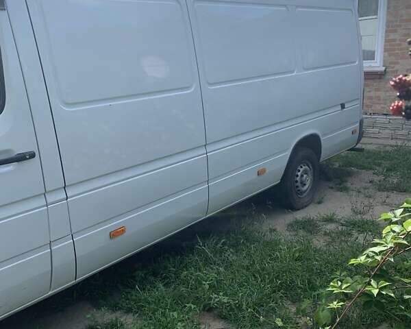 Белый Мерседес Sprinter, объемом двигателя 2.5 л и пробегом 214 тыс. км за 12000 $, фото 14 на Automoto.ua
