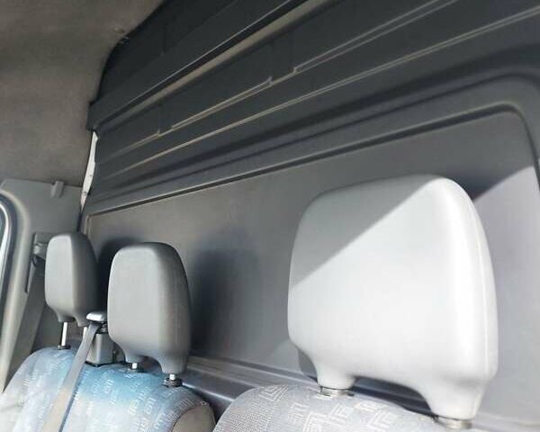Белый Мерседес Sprinter, объемом двигателя 0 л и пробегом 375 тыс. км за 10000 $, фото 73 на Automoto.ua