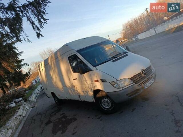 Белый Мерседес Sprinter, объемом двигателя 2.15 л и пробегом 777 тыс. км за 8500 $, фото 1 на Automoto.ua