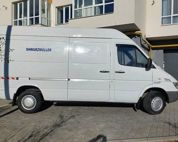 Белый Мерседес Sprinter, объемом двигателя 0 л и пробегом 375 тыс. км за 10000 $, фото 44 на Automoto.ua