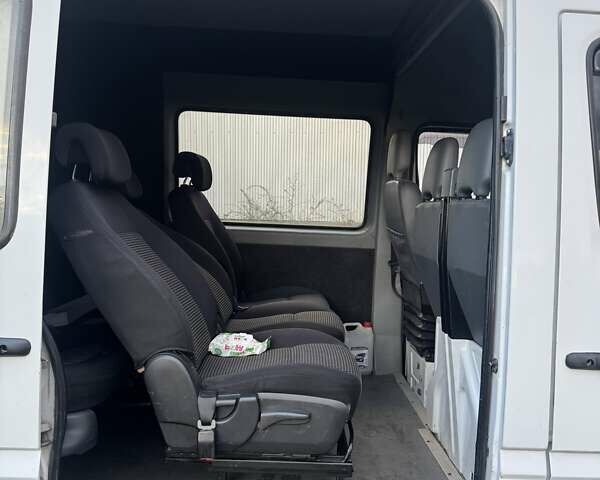 Белый Мерседес Sprinter, объемом двигателя 2.2 л и пробегом 388 тыс. км за 9700 $, фото 21 на Automoto.ua