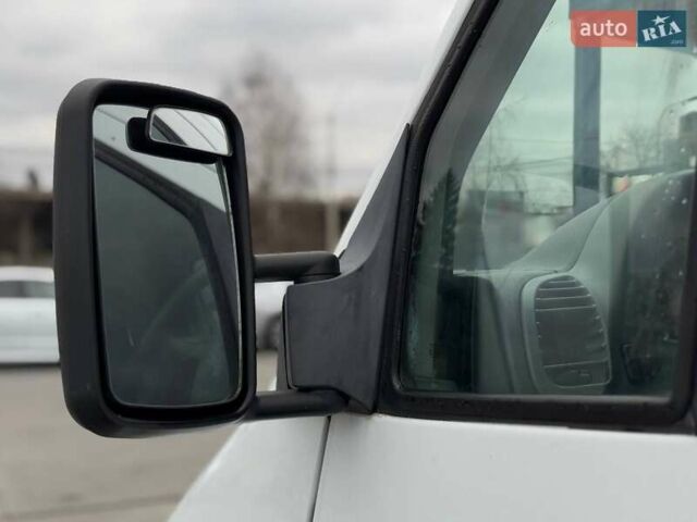 Белый Мерседес Sprinter, объемом двигателя 2.2 л и пробегом 770 тыс. км за 5996 $, фото 2 на Automoto.ua