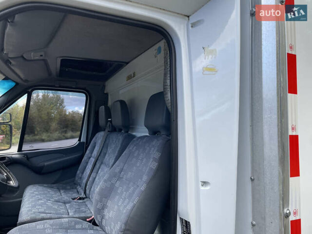 Белый Мерседес Sprinter, объемом двигателя 2.7 л и пробегом 430 тыс. км за 13500 $, фото 41 на Automoto.ua