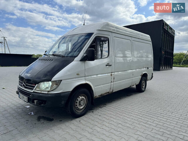 Белый Мерседес Sprinter, объемом двигателя 2.15 л и пробегом 682 тыс. км за 7300 $, фото 1 на Automoto.ua