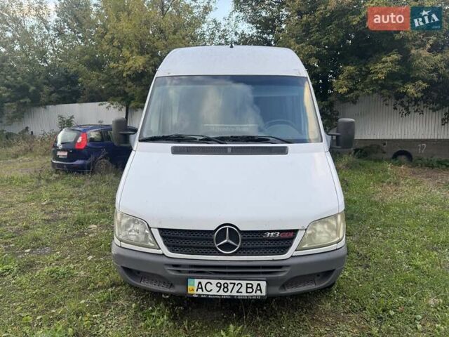 Белый Мерседес Sprinter, объемом двигателя 2.2 л и пробегом 388 тыс. км за 9700 $, фото 6 на Automoto.ua