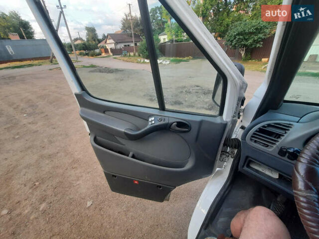 Белый Мерседес Sprinter, объемом двигателя 2.7 л и пробегом 874 тыс. км за 8500 $, фото 13 на Automoto.ua