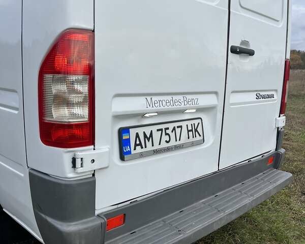 Белый Мерседес Sprinter, объемом двигателя 2.1 л и пробегом 225 тыс. км за 11950 $, фото 9 на Automoto.ua